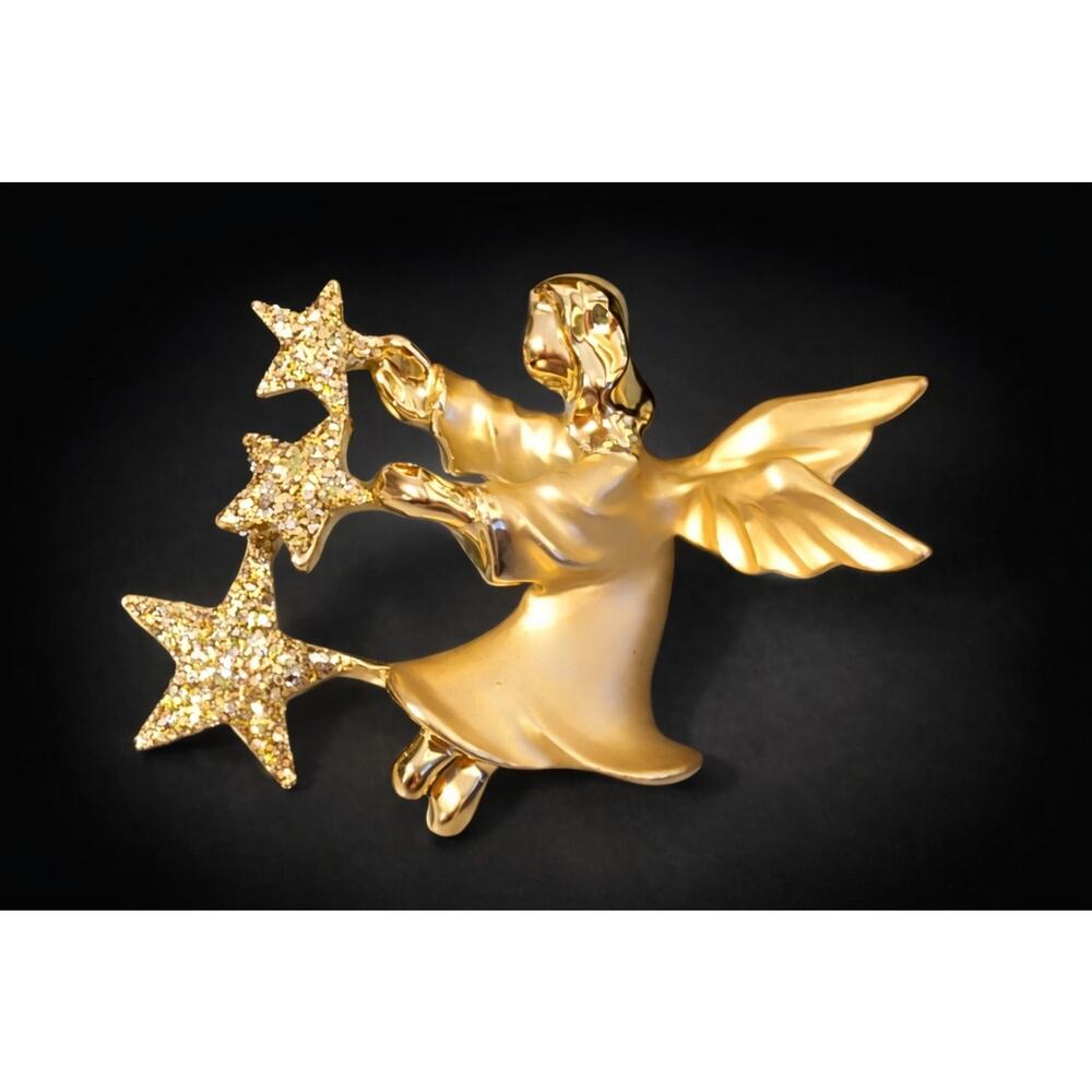 Vintage Signed Gigi Angel Brooch Pin 1.5" Matte Gold‎ Rhinestone Christmas h-101